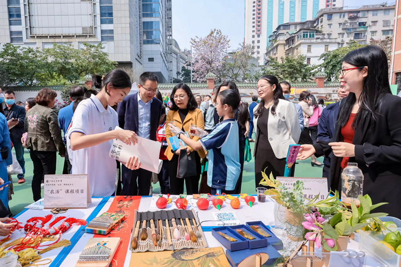 广州大同中学展示“农识”课程项目.jpg