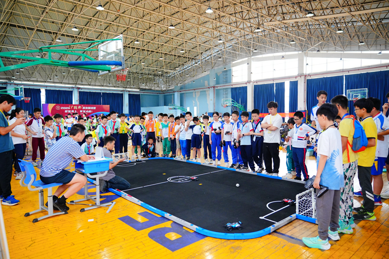 遥控车足球赛.jpg